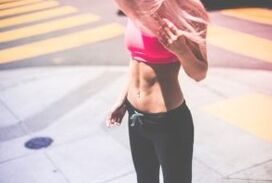 Exercices sur la perte de poids de l'abdomen et des côtés